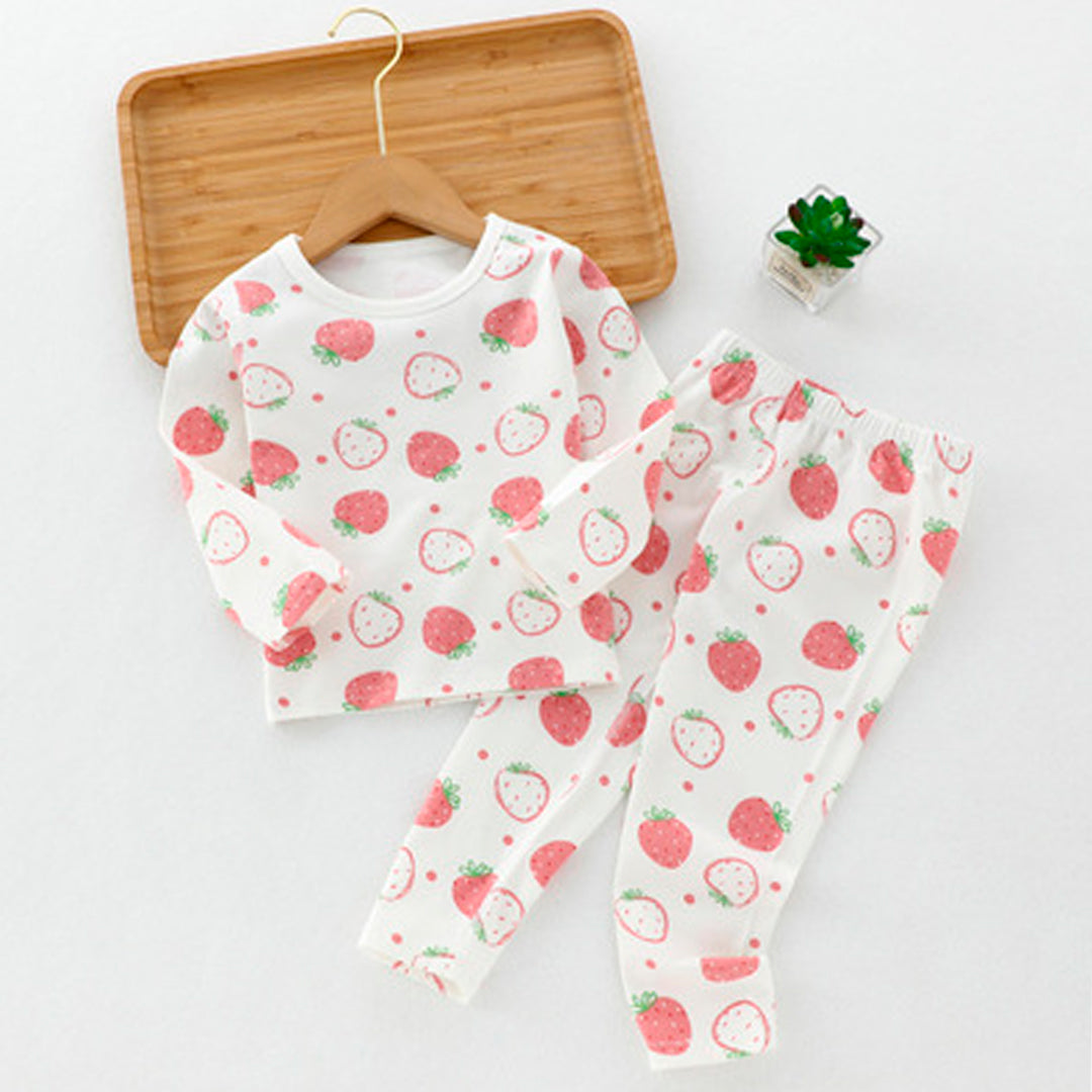 Conjunto de pijama de 2 piezas con estampado de fresas en blanco